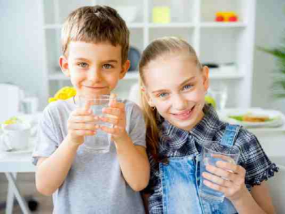 4 thời điểm "vàng" nên cho trẻ uống nước để nhận được nhiều lợi ích cho sức khỏe
